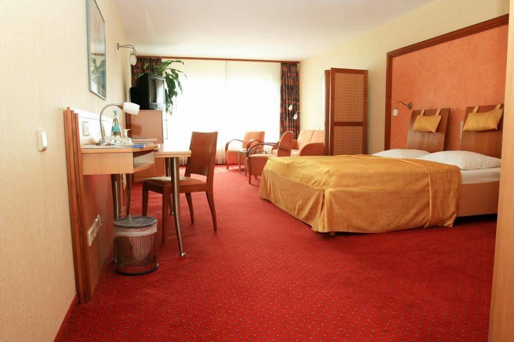 Hotel Ascot Bristol Potsdam Exterior foto