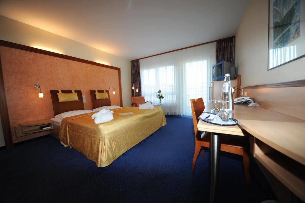 Hotel Ascot Bristol Potsdam Exterior foto